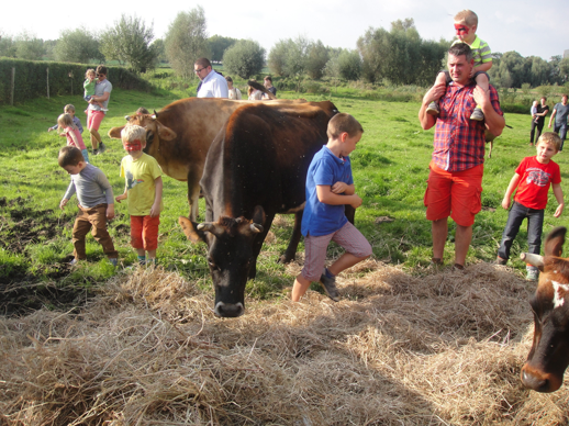 kids on the farm